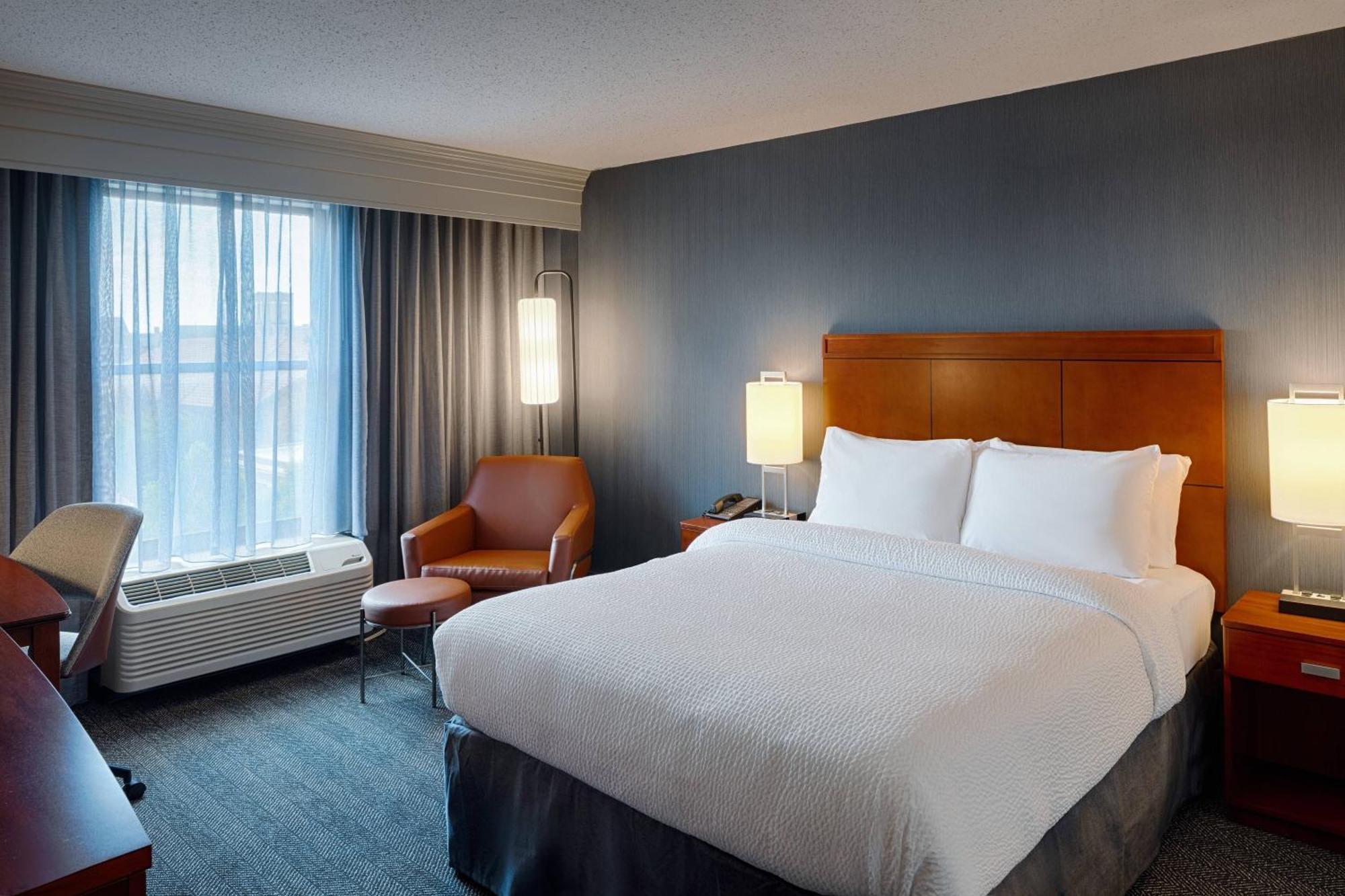 คอร์ทยาร์ด สปริงฟิลด์ ดาวน์ทาวน์ Hotel ภายนอก รูปภาพ